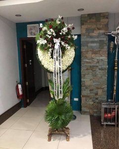 Red & White Floral Standing Heart